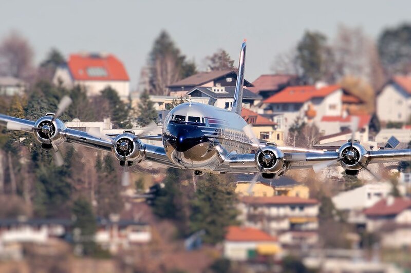 Propeller Airplane in Flight — Silver, Dynamic