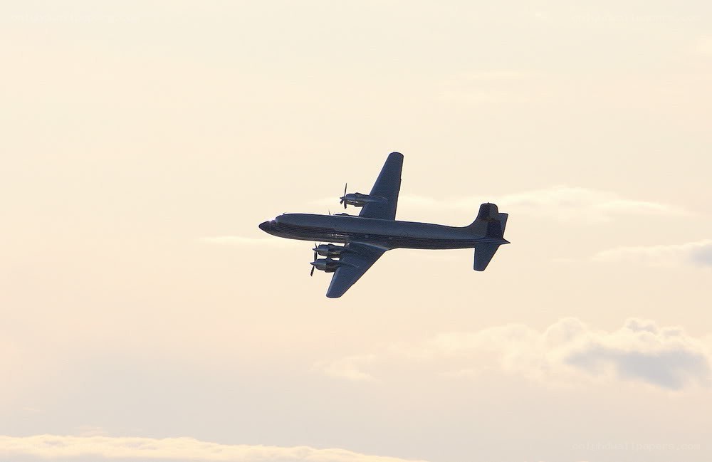 propeller airplane in flight