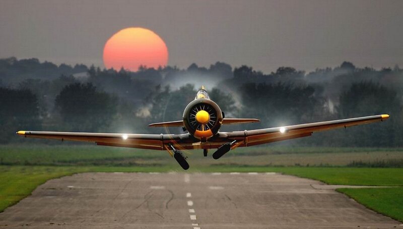 Propeller Airplane — Orange
