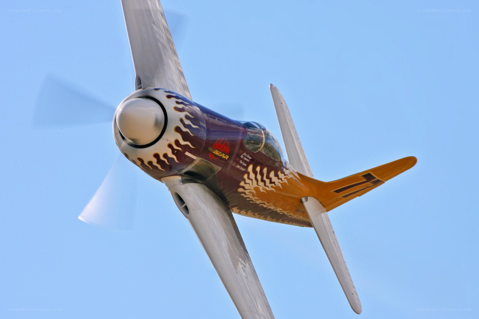 propeller plane in flight