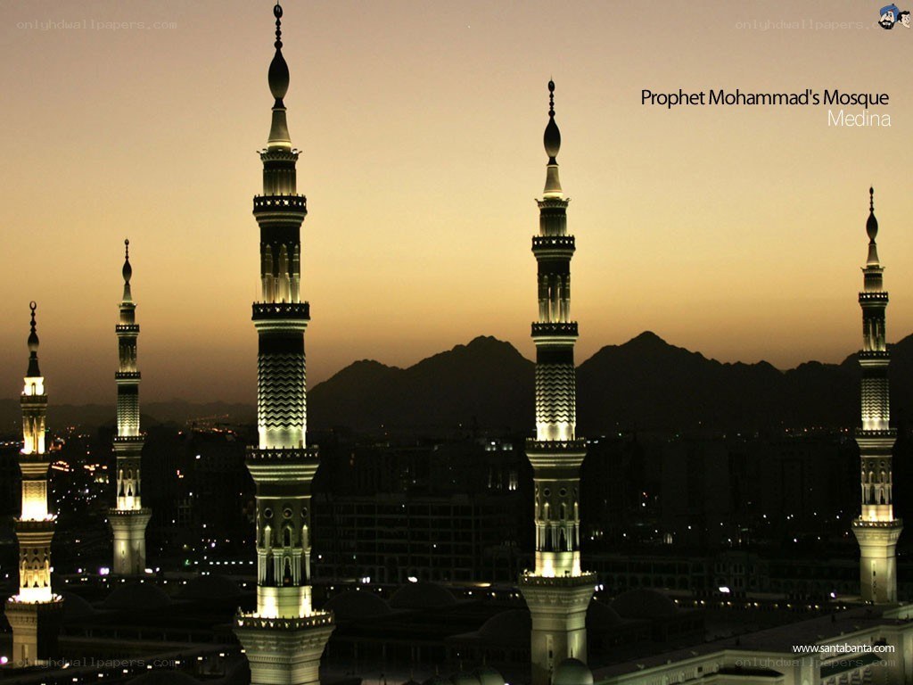 Prophet Muhammad's Mosque at dusk