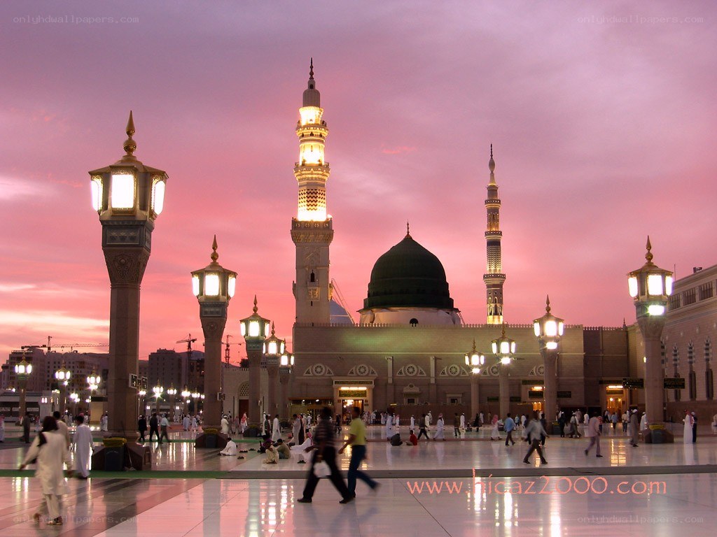 Prophet's Mosque at sunset