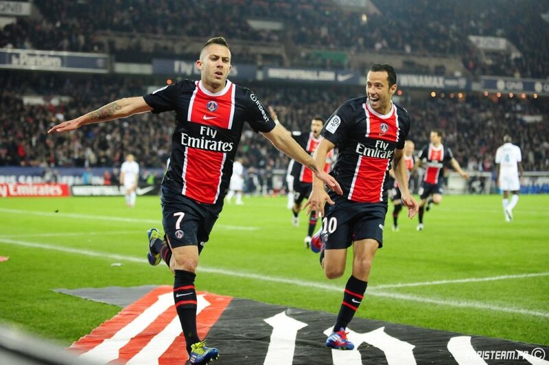 PSG players celebrating on field