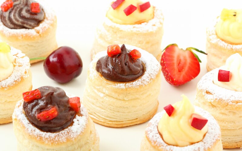 Puff Pastries with Cream