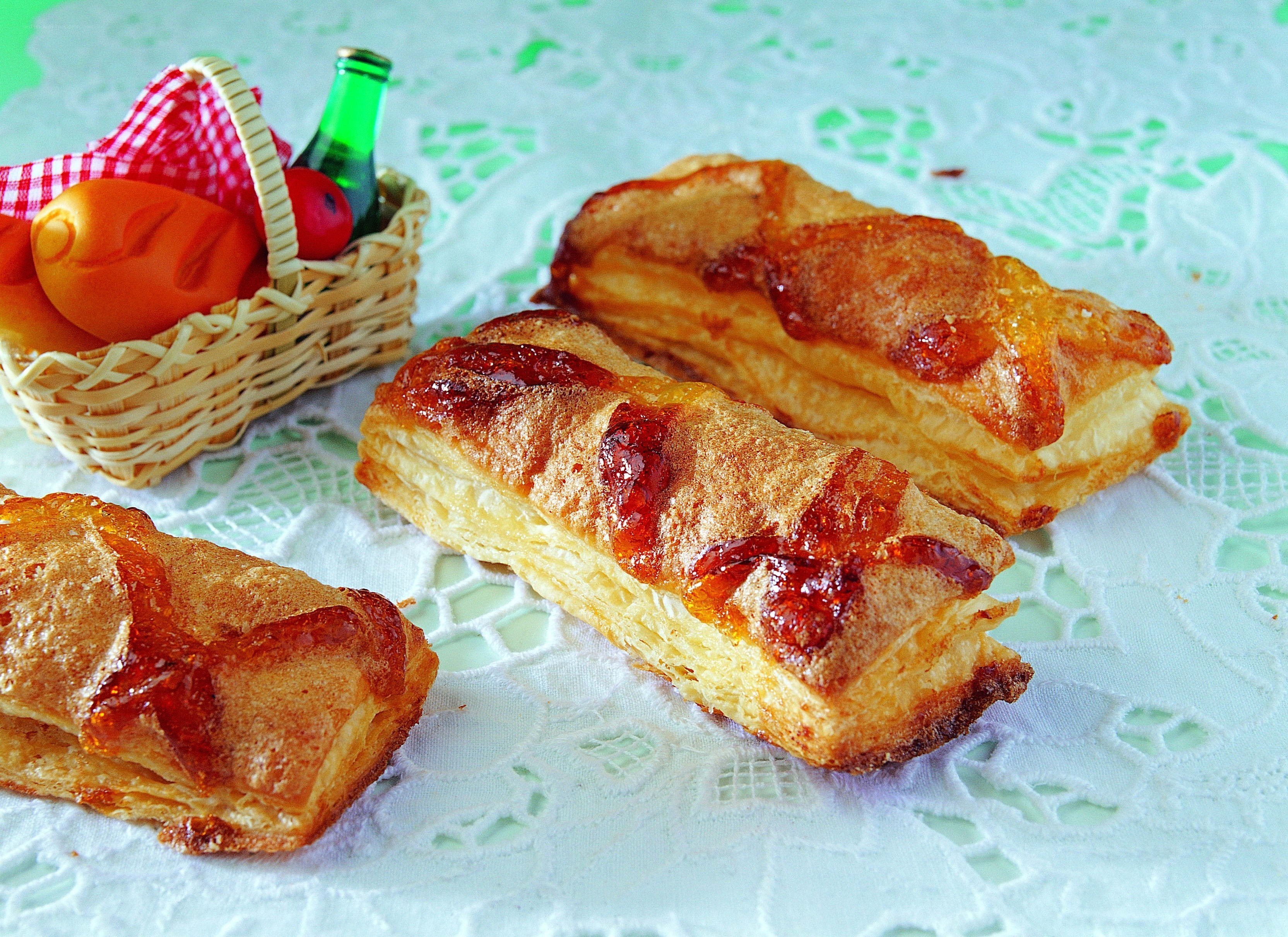 Puff pastry with jam filling
