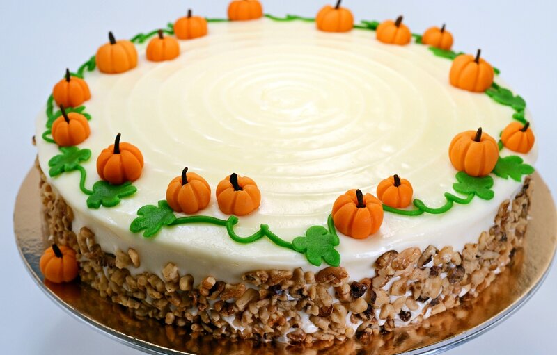 Pumpkin-decorated Cake