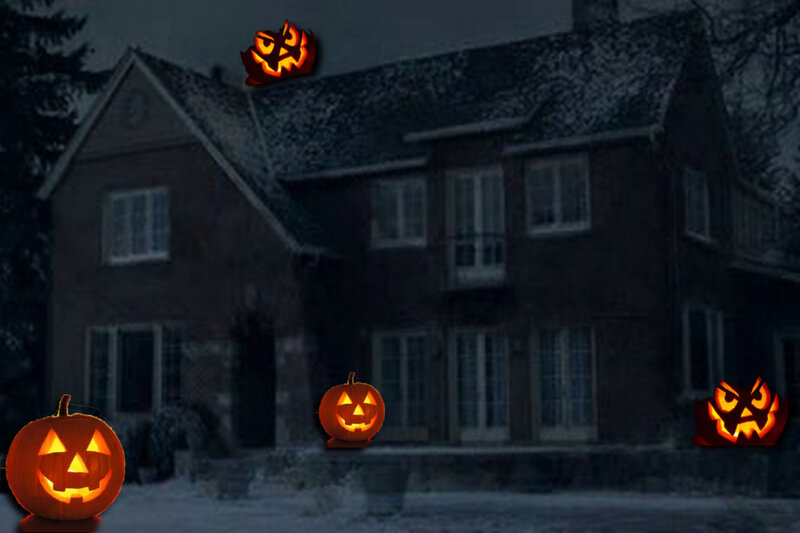 Pumpkin Lanterns in Front of House