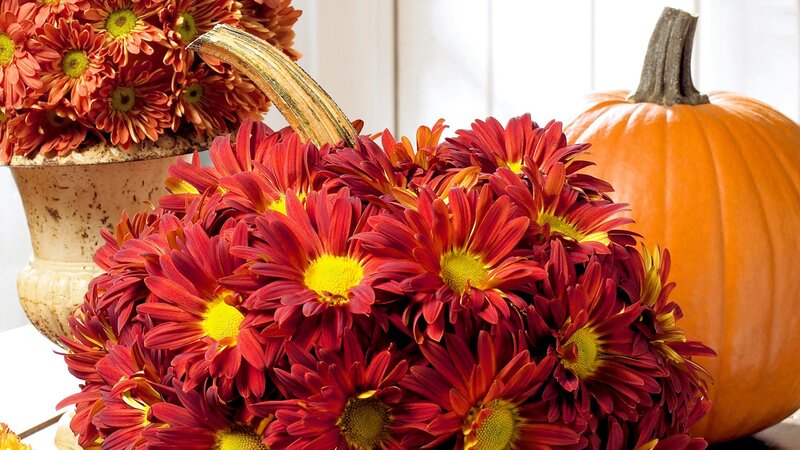 Pumpkin-shaped Flower Arrangement
