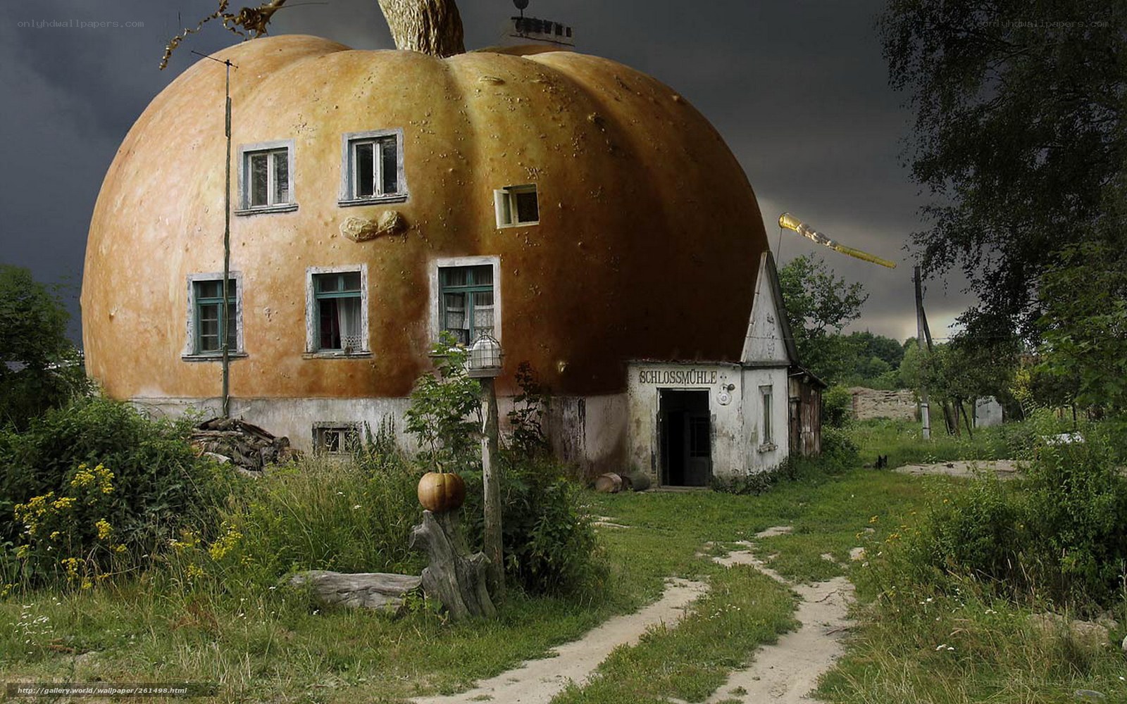 Pumpkin-shaped house