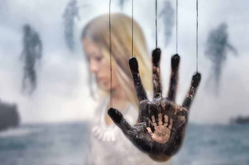 Puppet Hand with Strings — Black