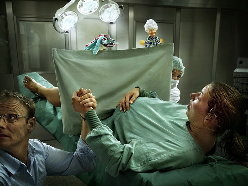 Puppet show in delivery room