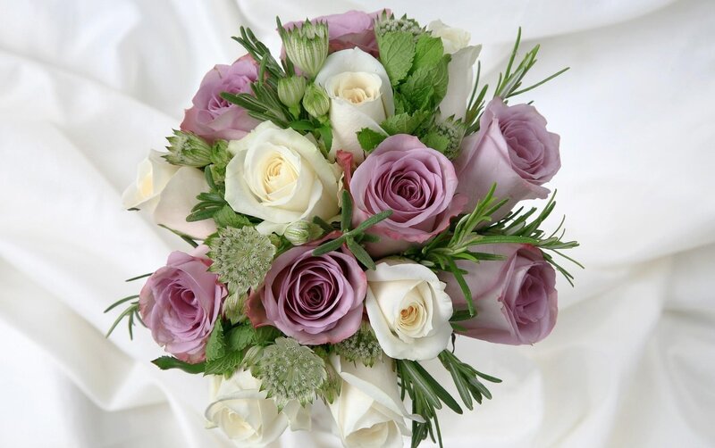purple and white rose bouquet