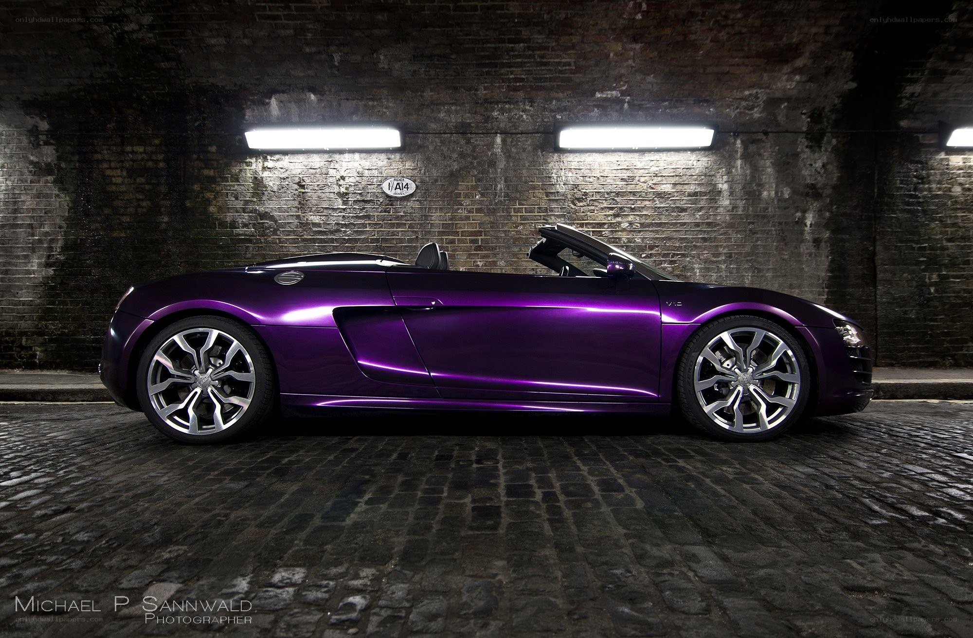 Purple Audi R8 Spyder