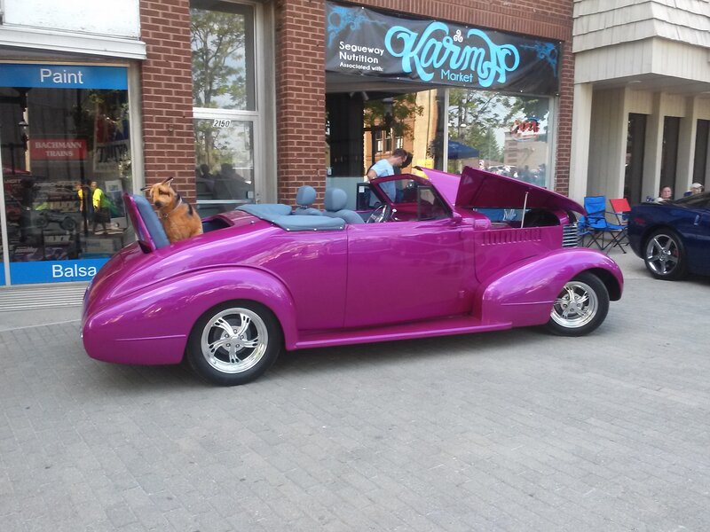 Purple Convertible Car — Magenta