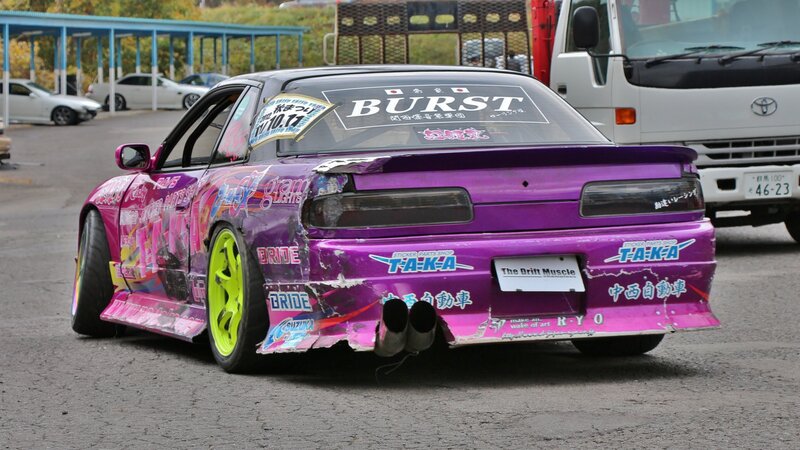 purple drift car at event