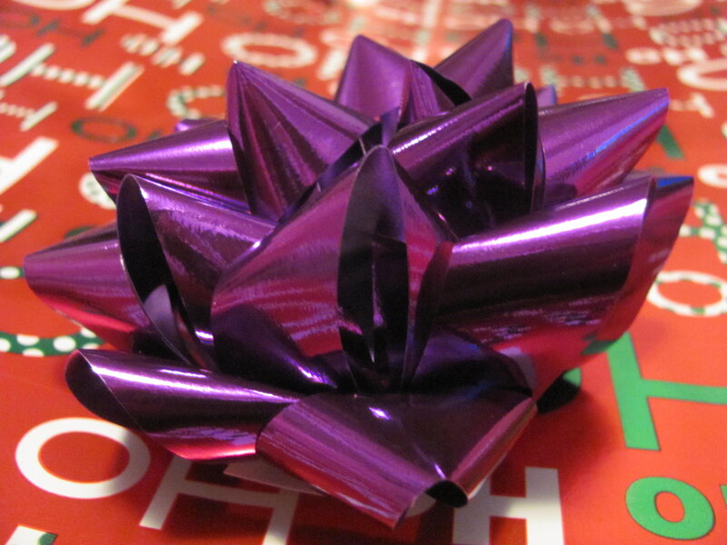 Purple Gift Bow — Festive
