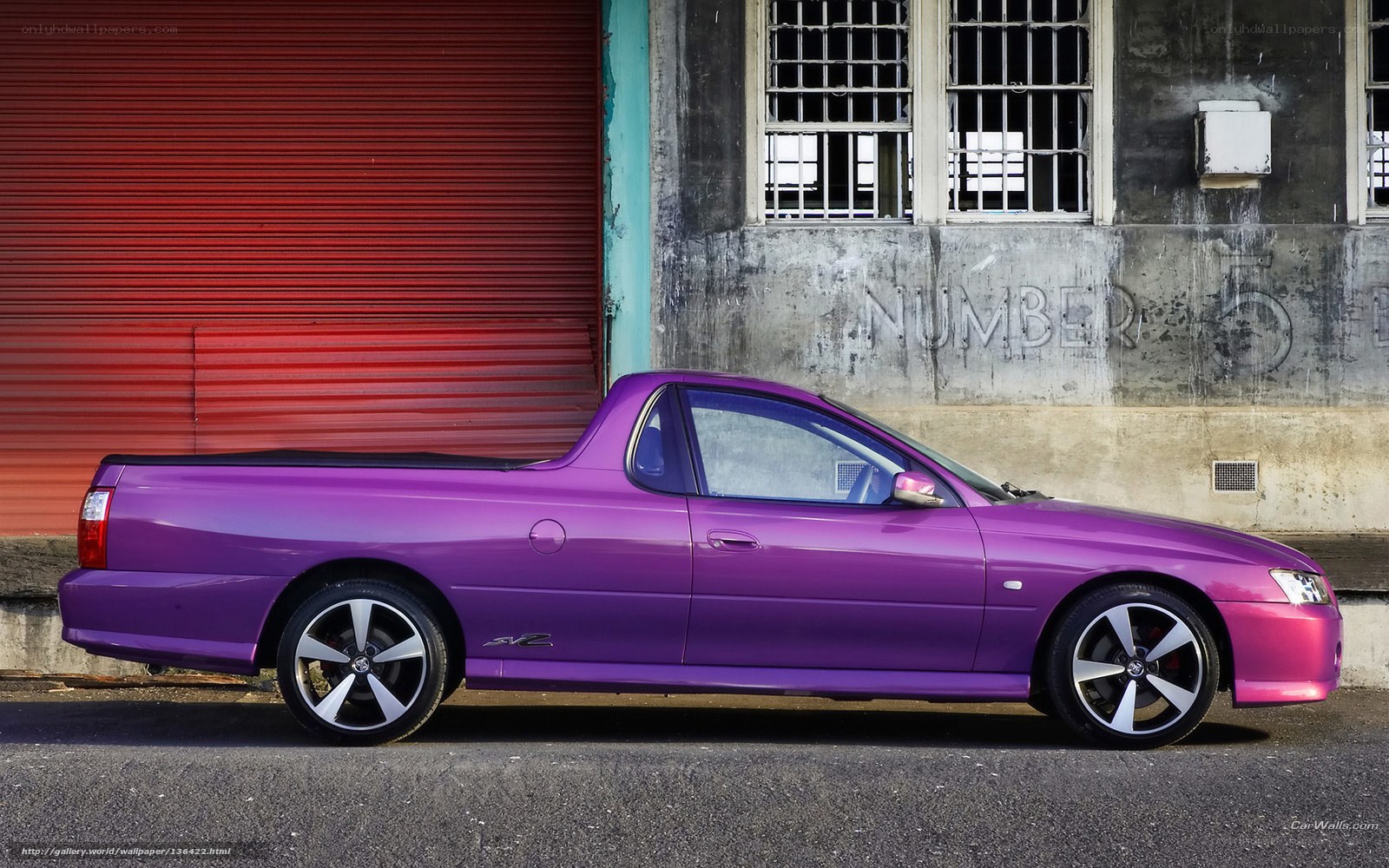 purple Holden utility car