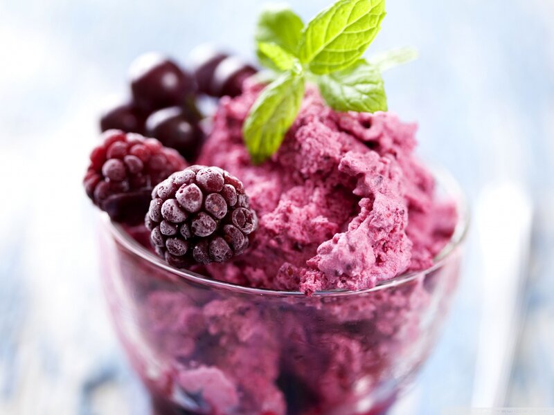 Purple Ice Cream Dessert — Refreshing, Photograph, Berries