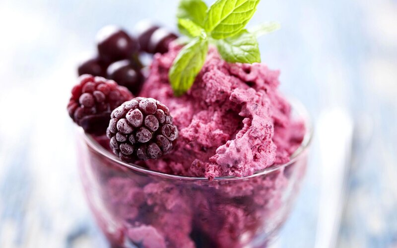 Purple Ice Cream Dessert — Refreshing, Photograph
