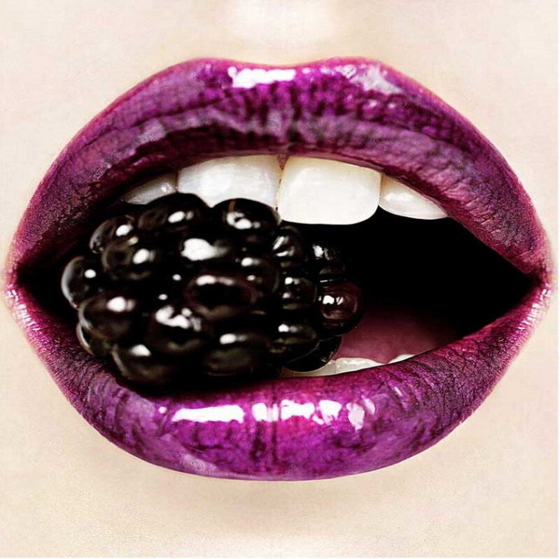 purple lips with blackberry