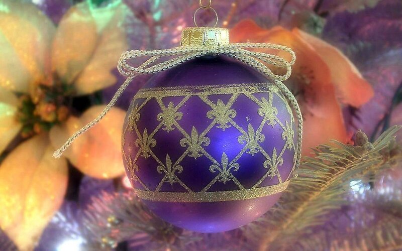 Purple ornament with gold fleur-de-lis
