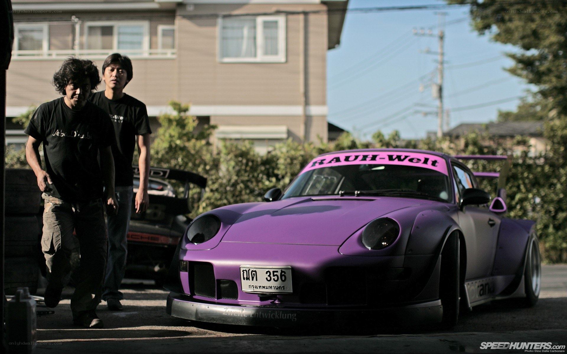 Purple Porsche with Rauh-Welt