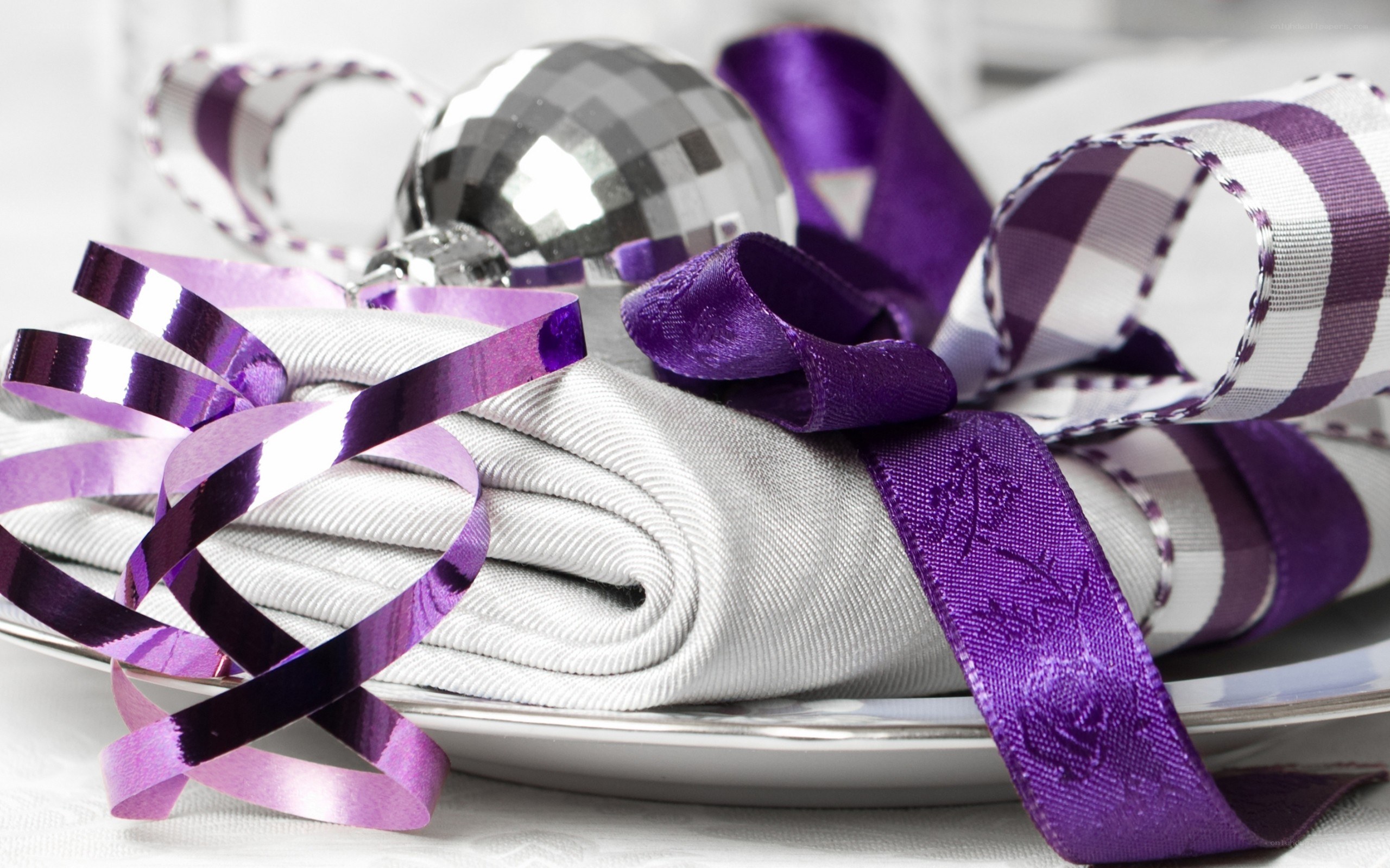 Purple ribbon napkin decoration