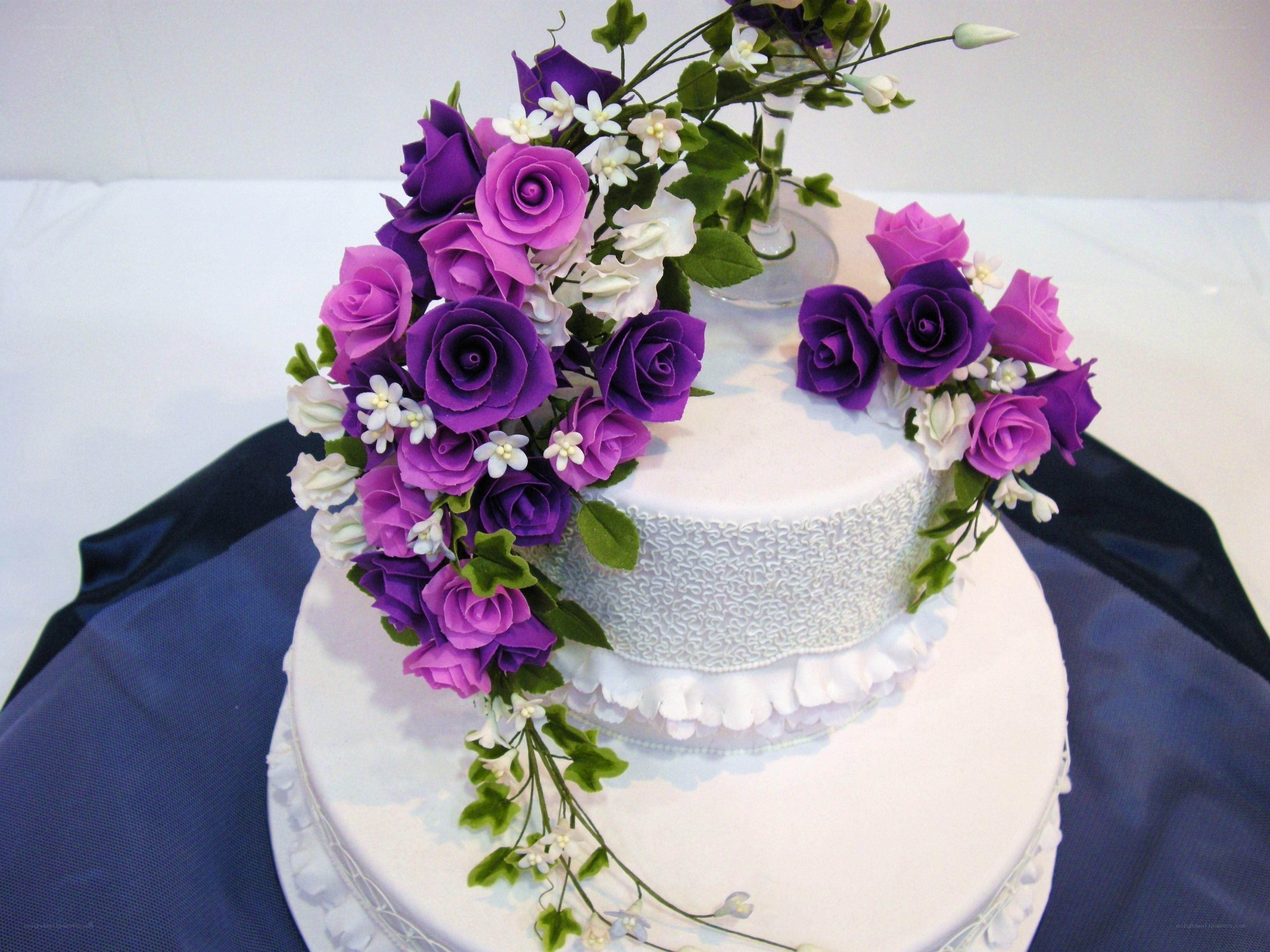 purple rose wedding cake