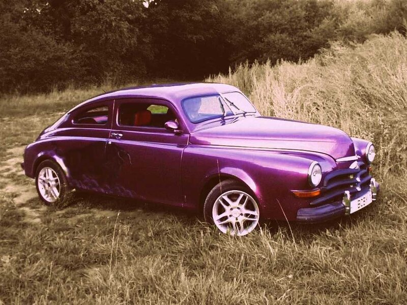 Purple Vintage Car — Calm, Afternoon