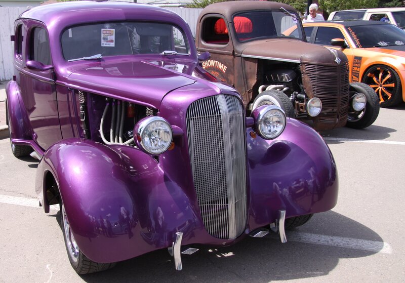 Purple Vintage Car — Showcase