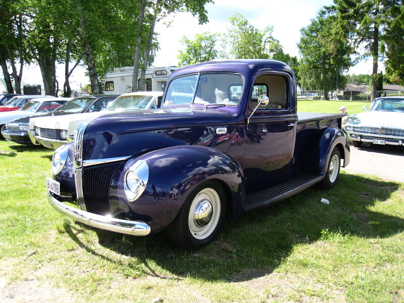 Purple Vintage Pickup Truck — Calm, Afternoon