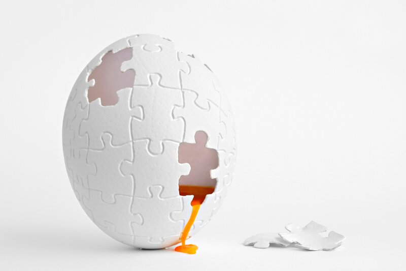 Puzzle Egg with Liquid