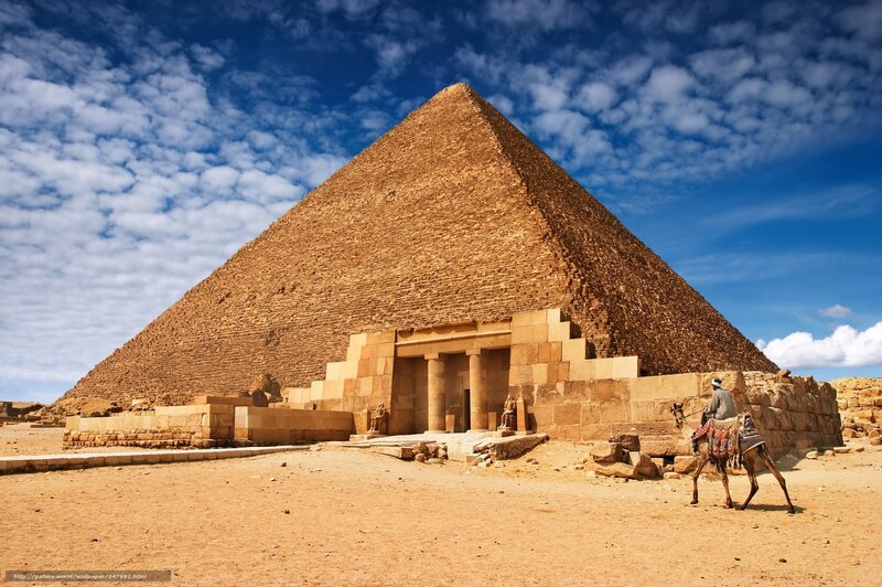 Pyramid of Khafre with camel