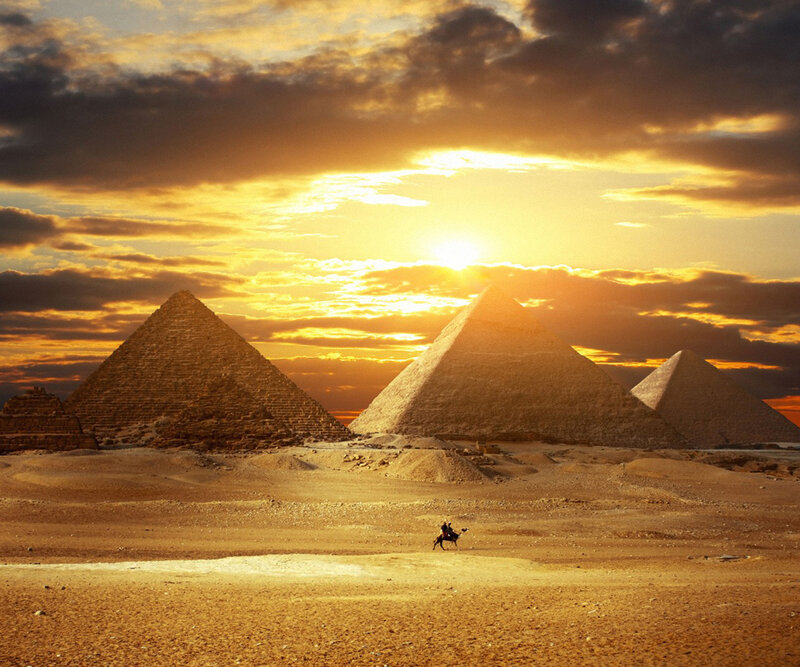 Pyramids at Sunset — Gold