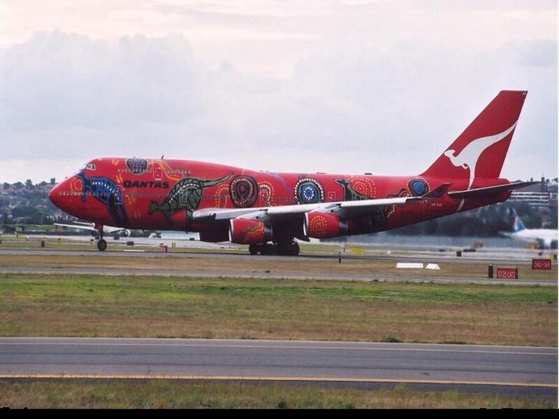 Qantas Boeing 747 with Aboriginal art