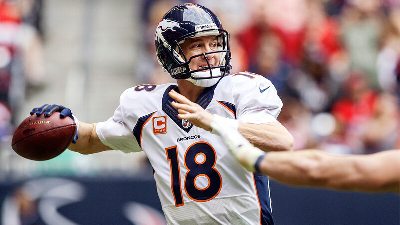 Quarterback Throwing Ball — White