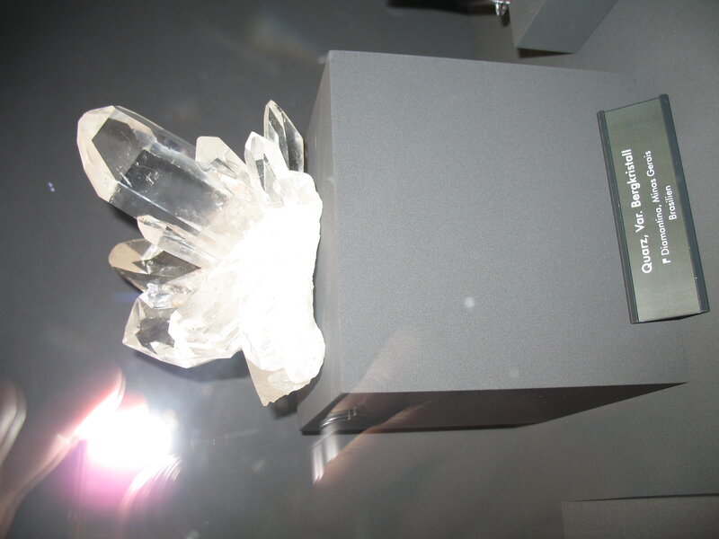 Quartz crystal display