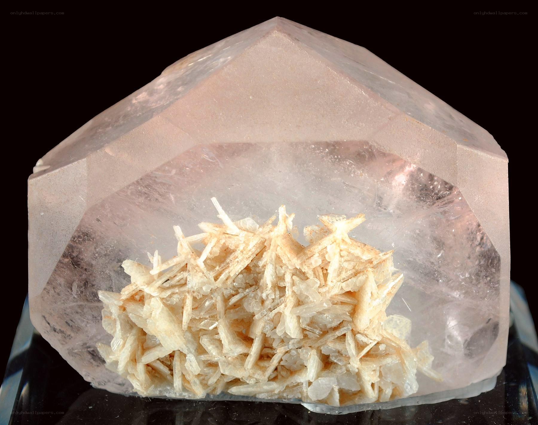quartz with calcite crystals