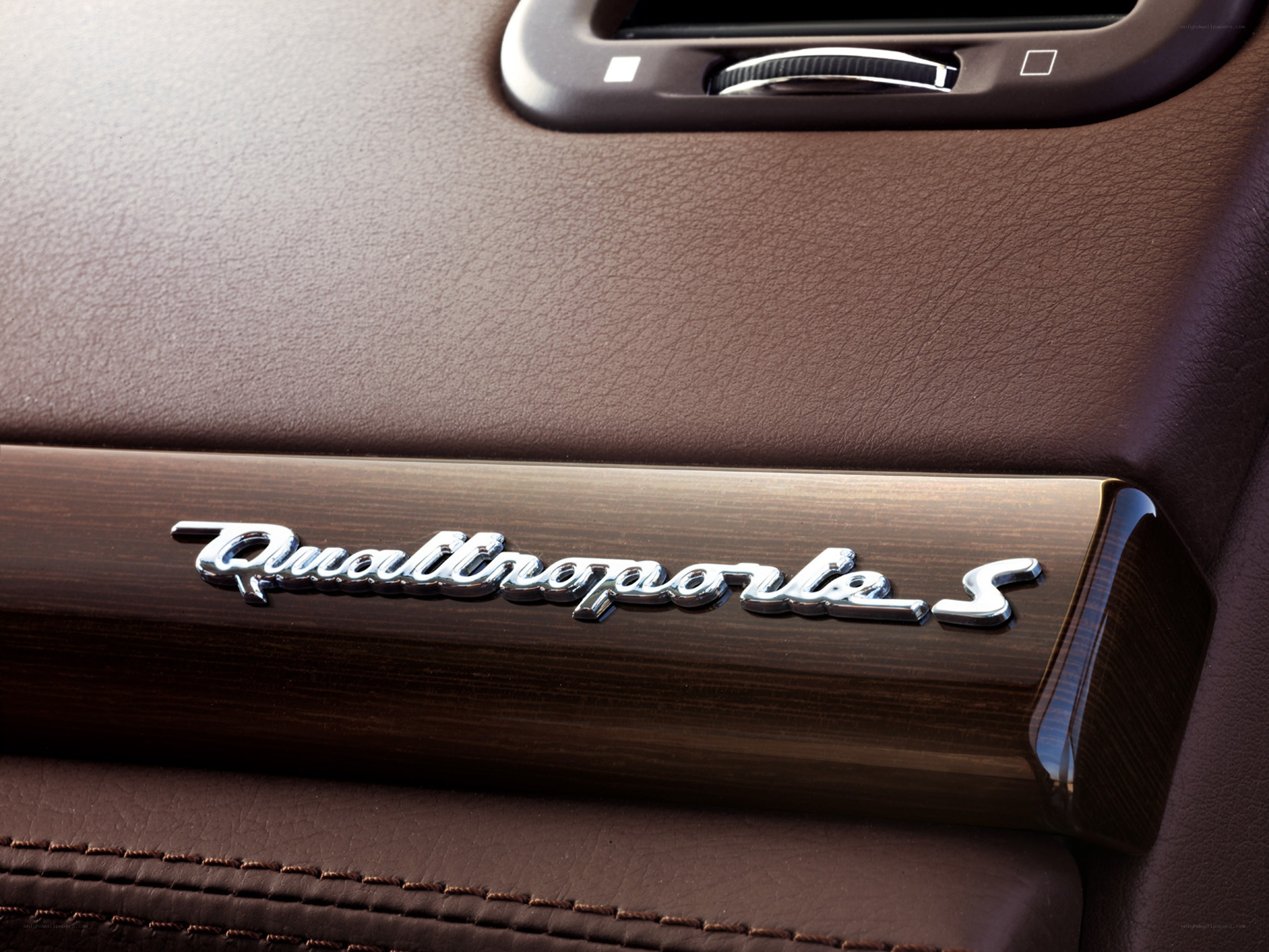 Quattroporte S emblem