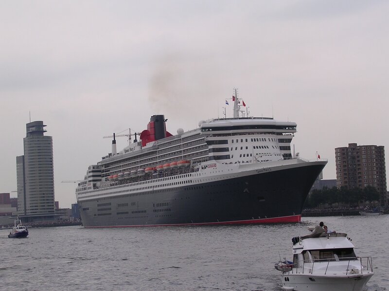 Queen Mary 2 cruise ship