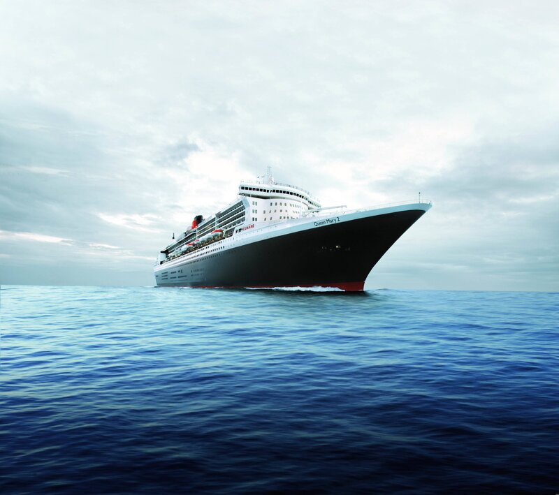 Queen Mary 2 cruise ship at sea
