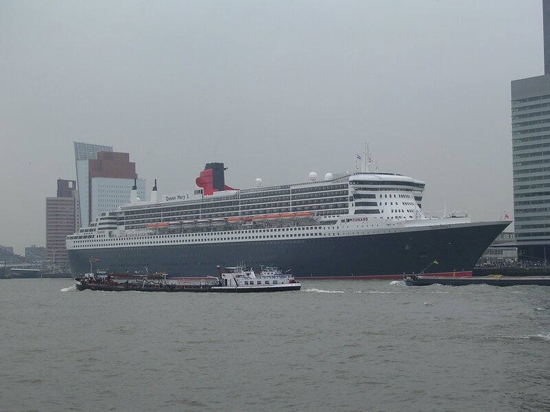 Queen Mary 2 cruise ship in port