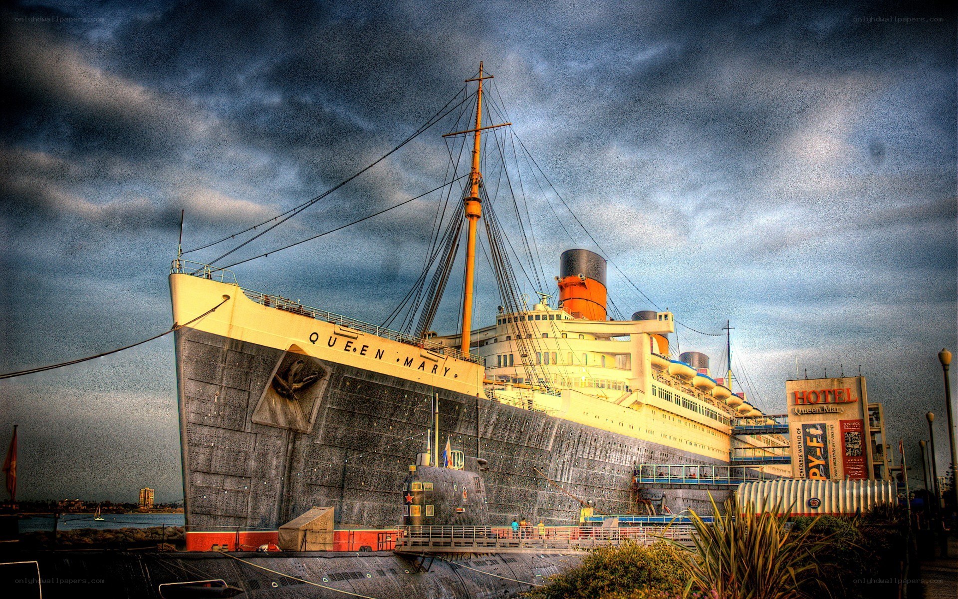 Queen Mary ship at dock