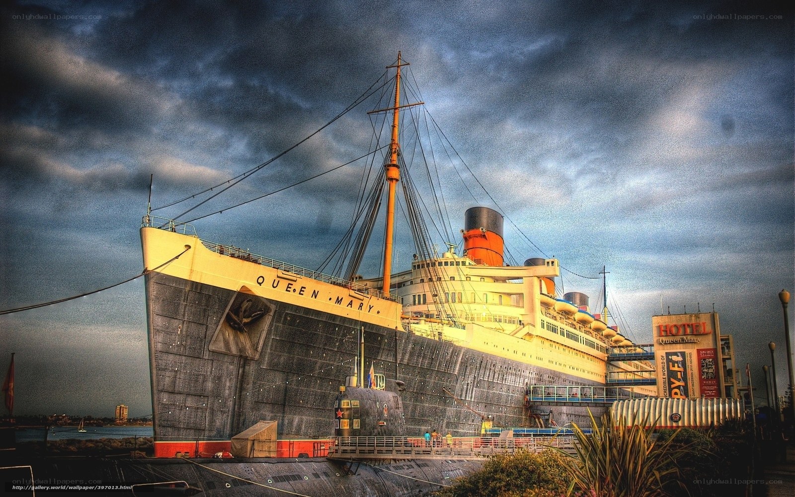 Queen Mary ship at dock