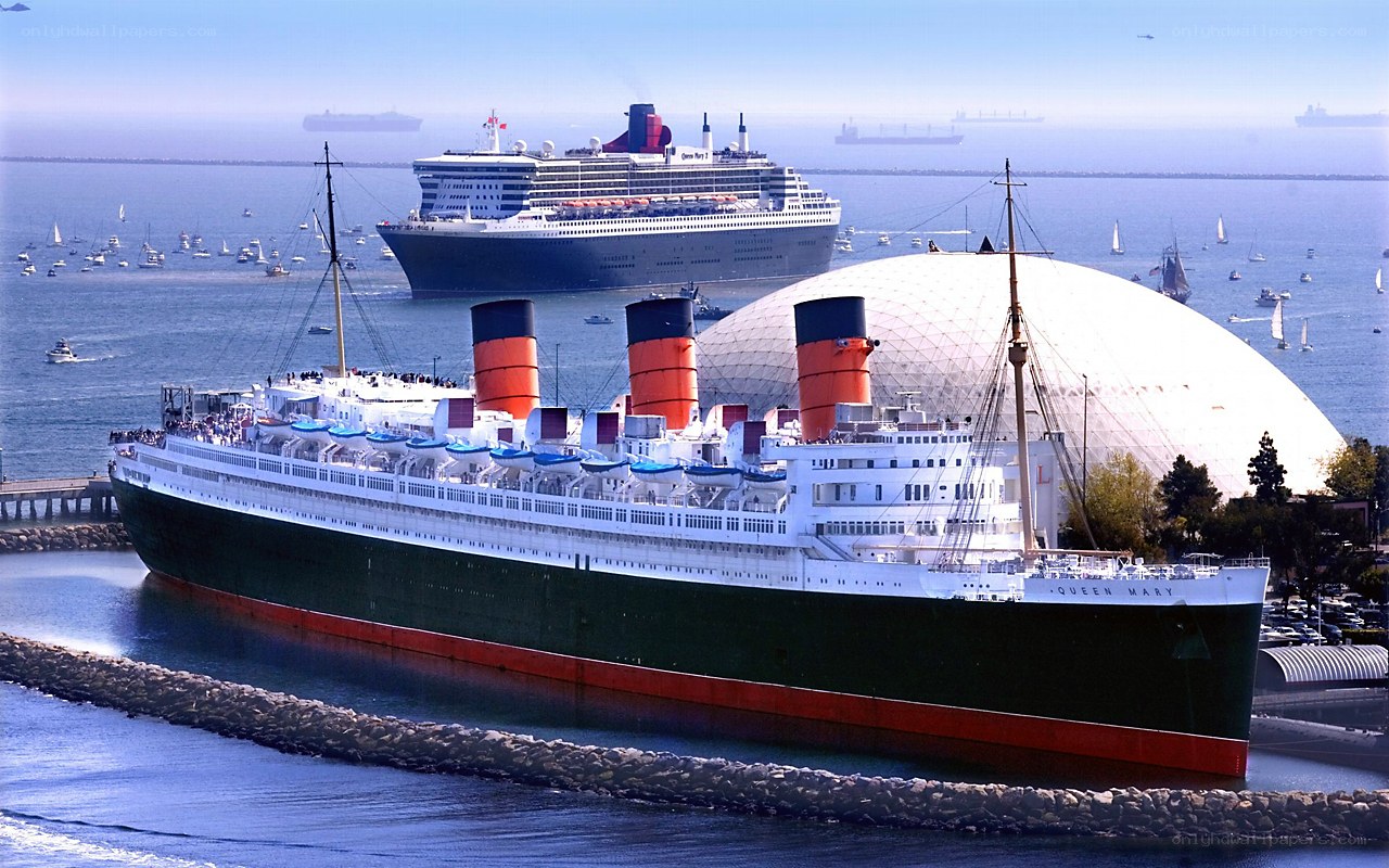 Queen Mary ship in harbor