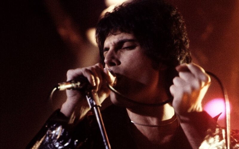 Queen's Freddie Mercury singing
