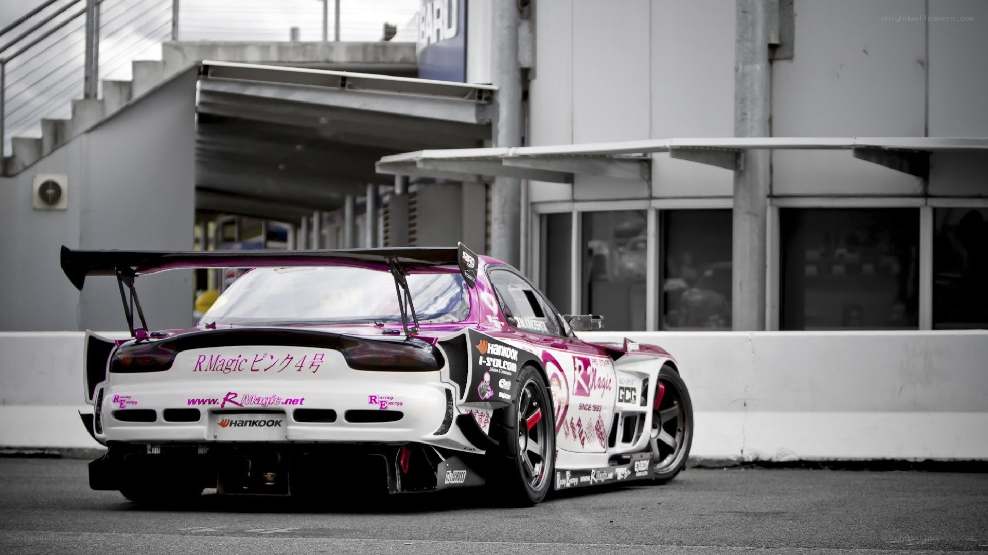 R Magic pink race car