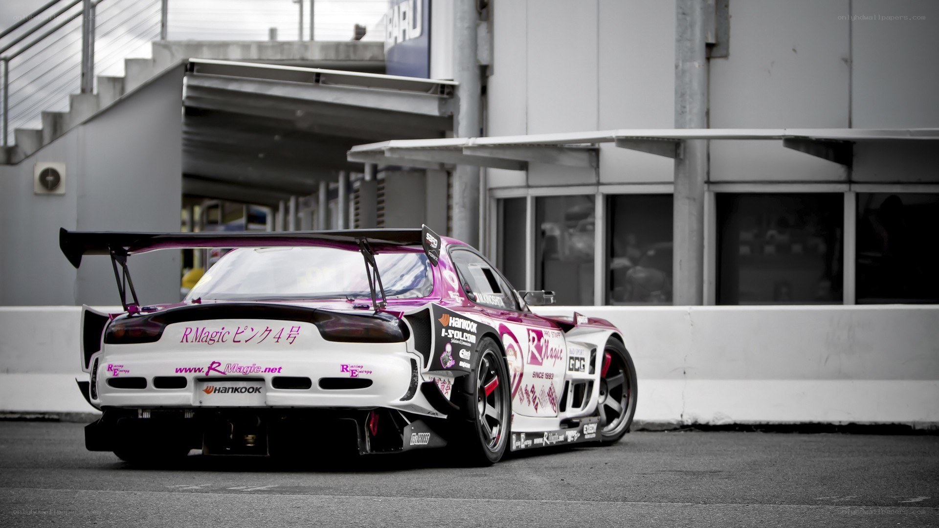 R Magic pink race car