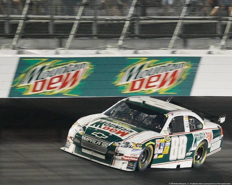 Race Car on Track — Green, Dynamic