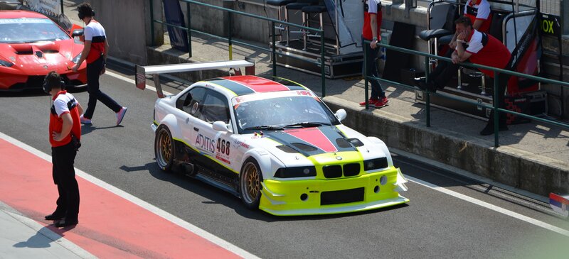 Race Car on Track — White, Active